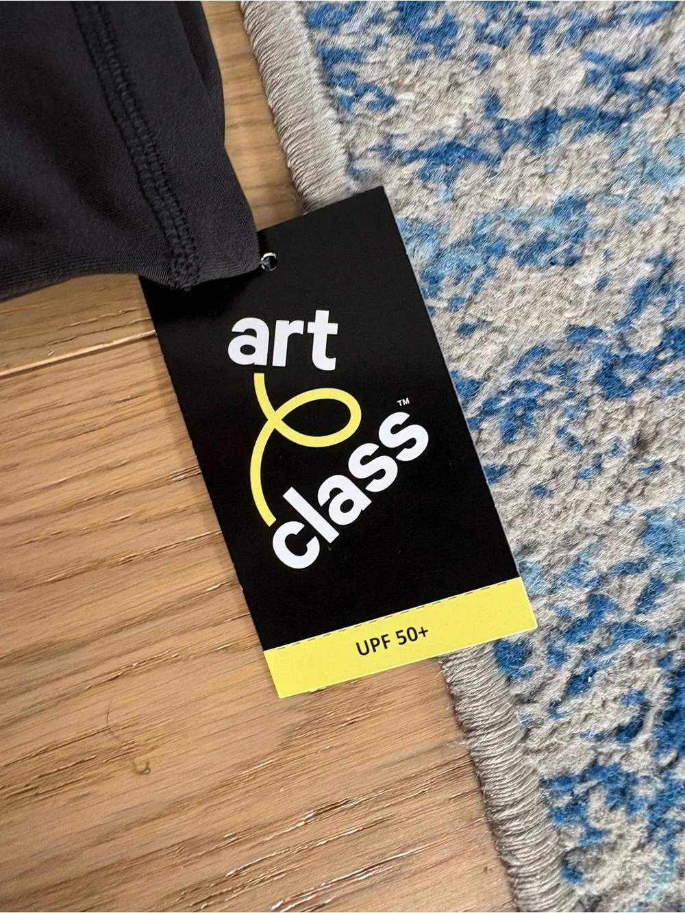 Art and Class rash guard - size small 6/7)